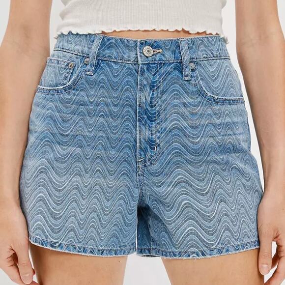 American Eagle Pants - American Eagle SZ 8 Highest Rise 90s Boyfriend Short
